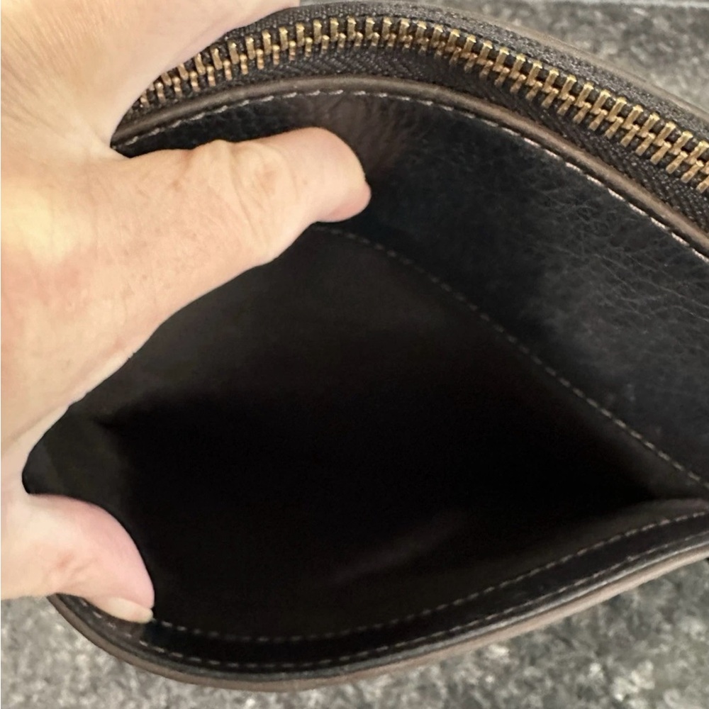 Fossil Pebbled Leather Black Crossbody Bag w/ Tassel Pull - Picture 10 of 14